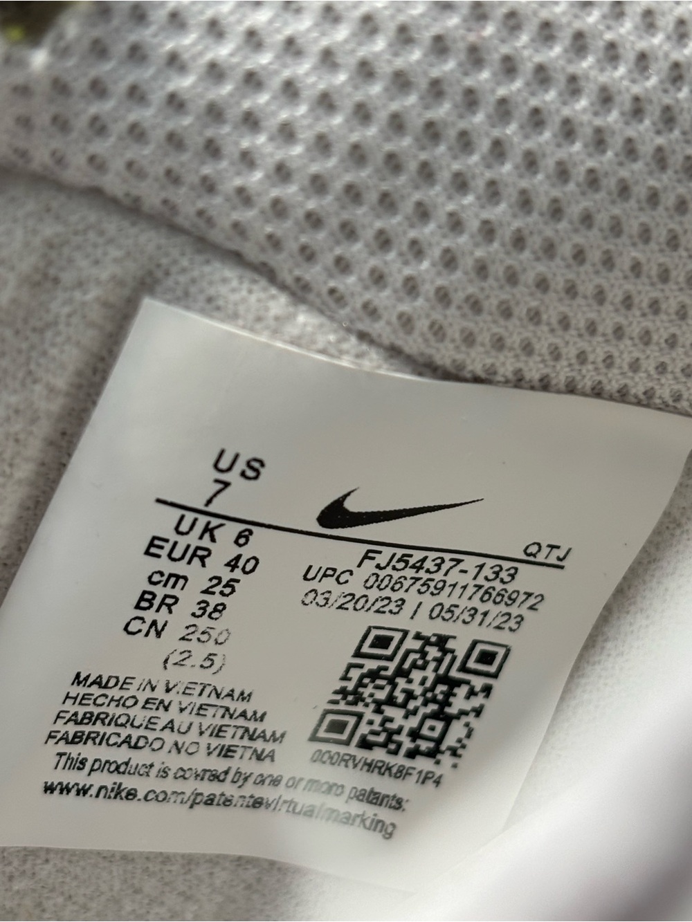 Nike Women’s Size 7 Court Vision Low White Sneakers Leopard Swoosh FJ5437-133 - Picture 2 of 11
